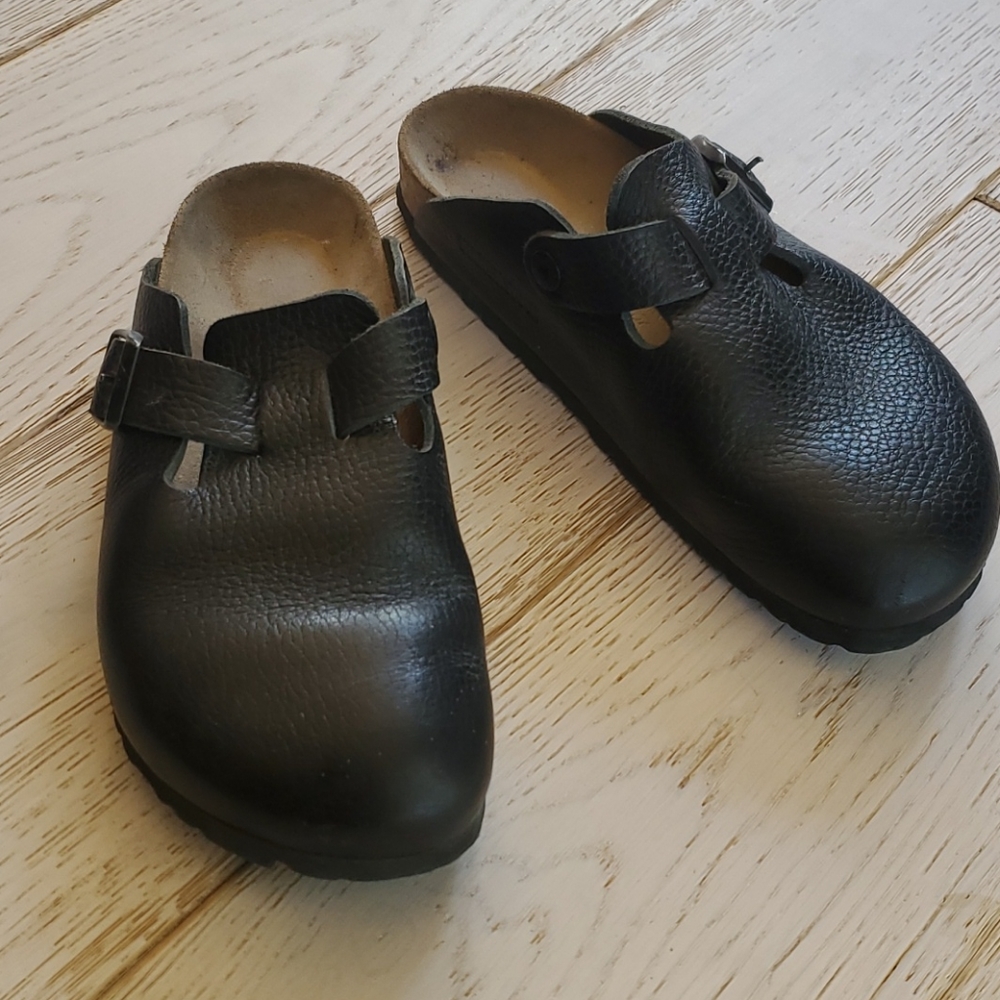 BIRKENSTOCK Boston Pebbled Black Leather 37 N